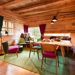 Chalet Hollmann Am Berg Ski-in Ski-out