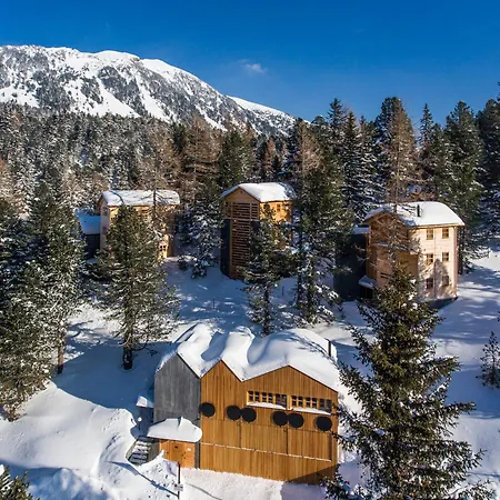 Hollmann Am Berg Ski-in Ski-out Chalet *