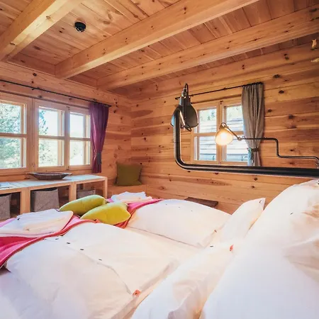 Hollmann Am Berg Ski-in Ski-out Chalet